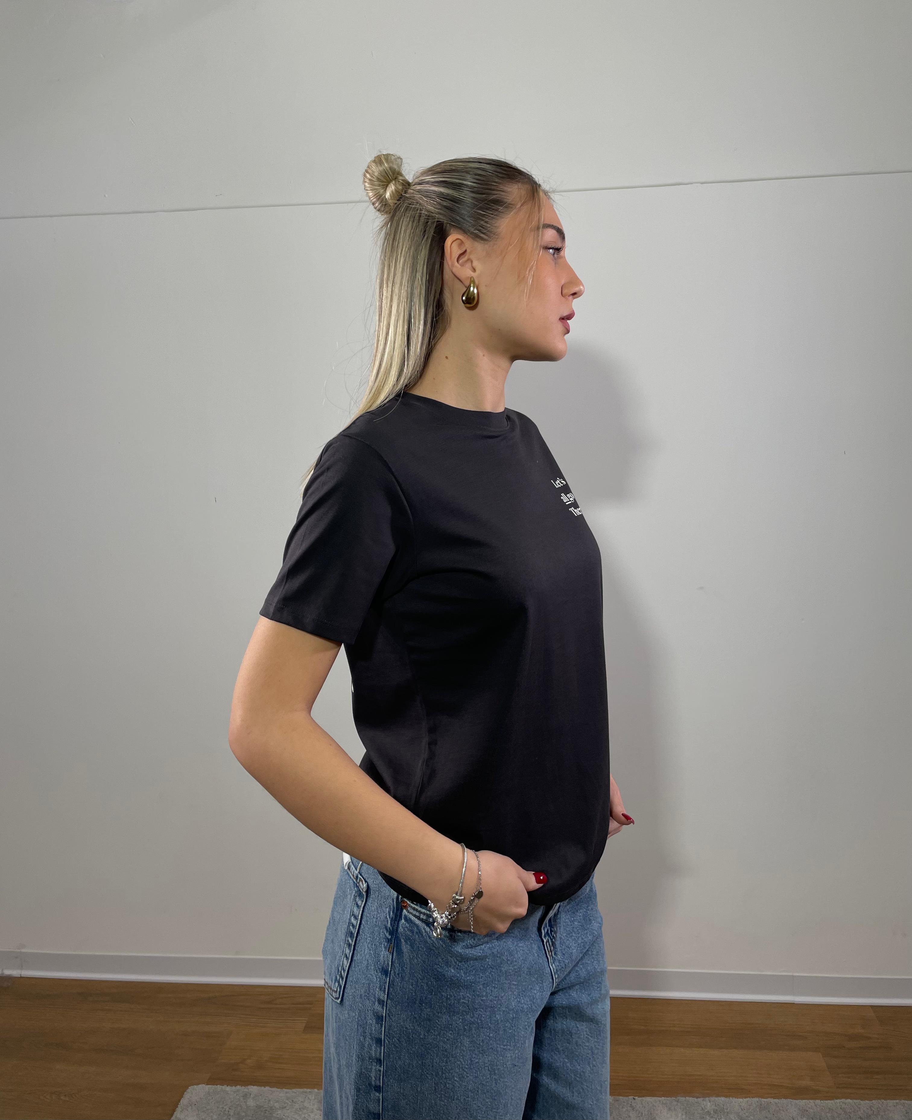 12262483T-SHIRT NAOMI