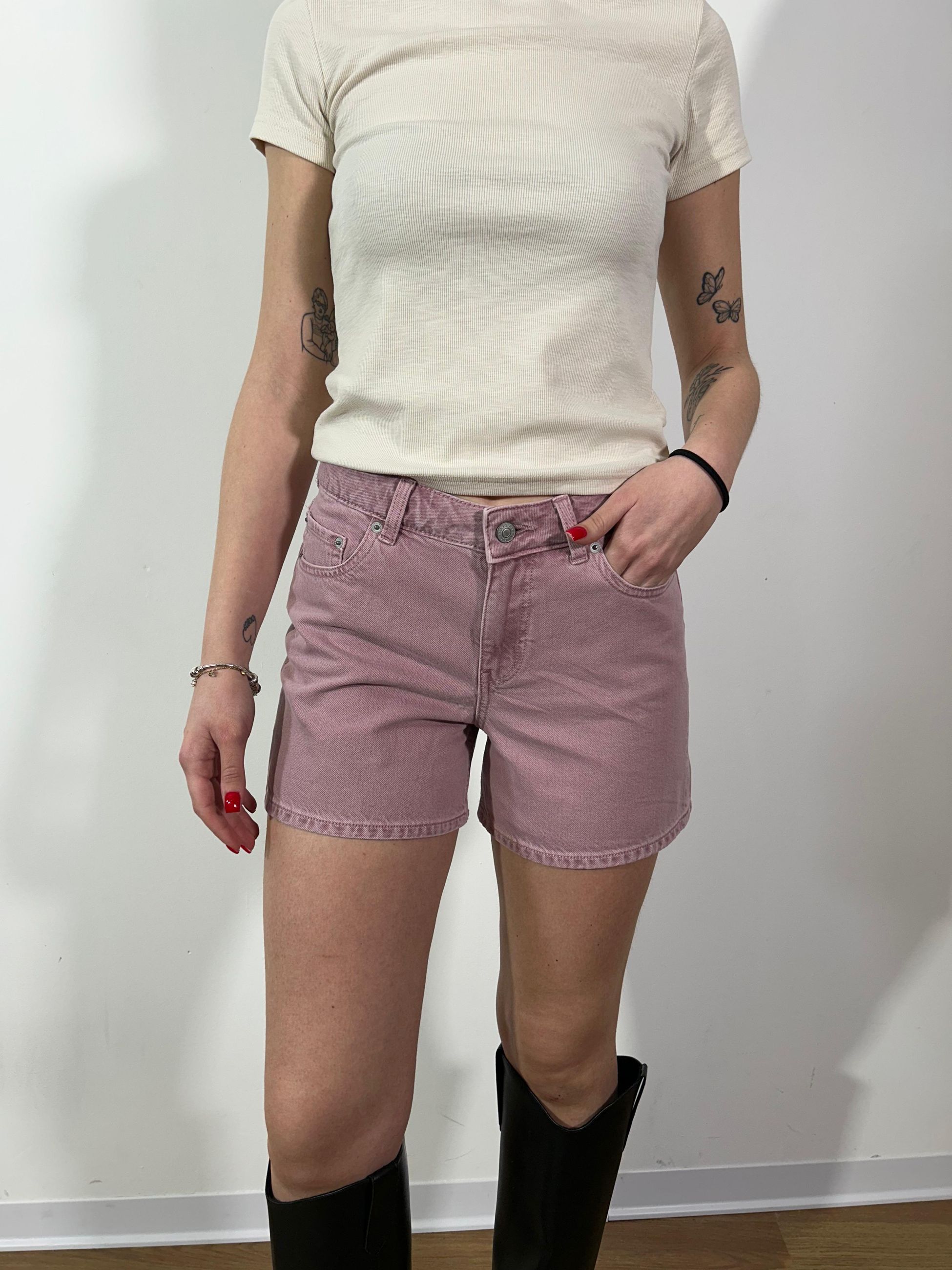 12275486 SHORT LAURA