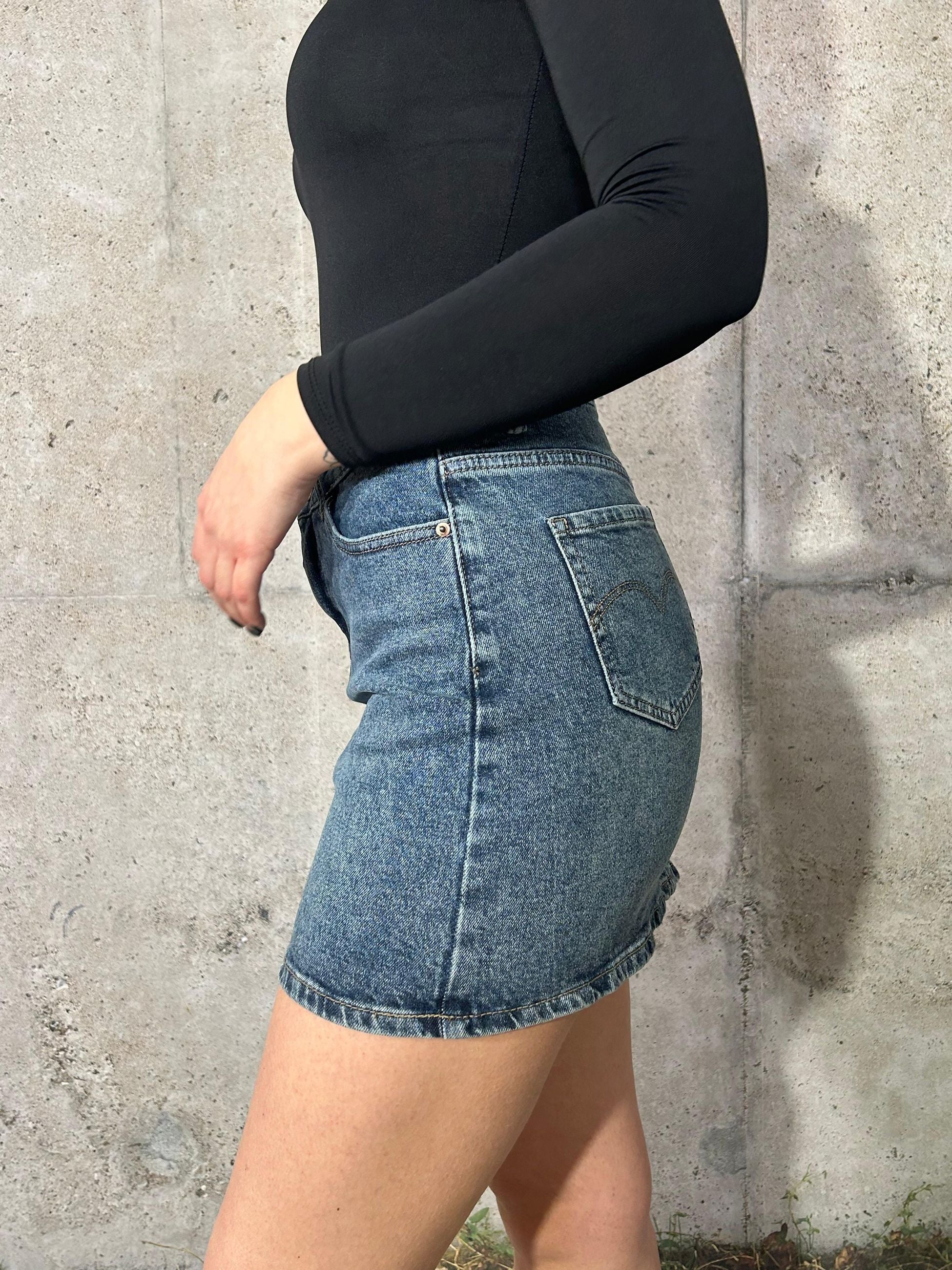 D5176 MINI GONNA TITTY