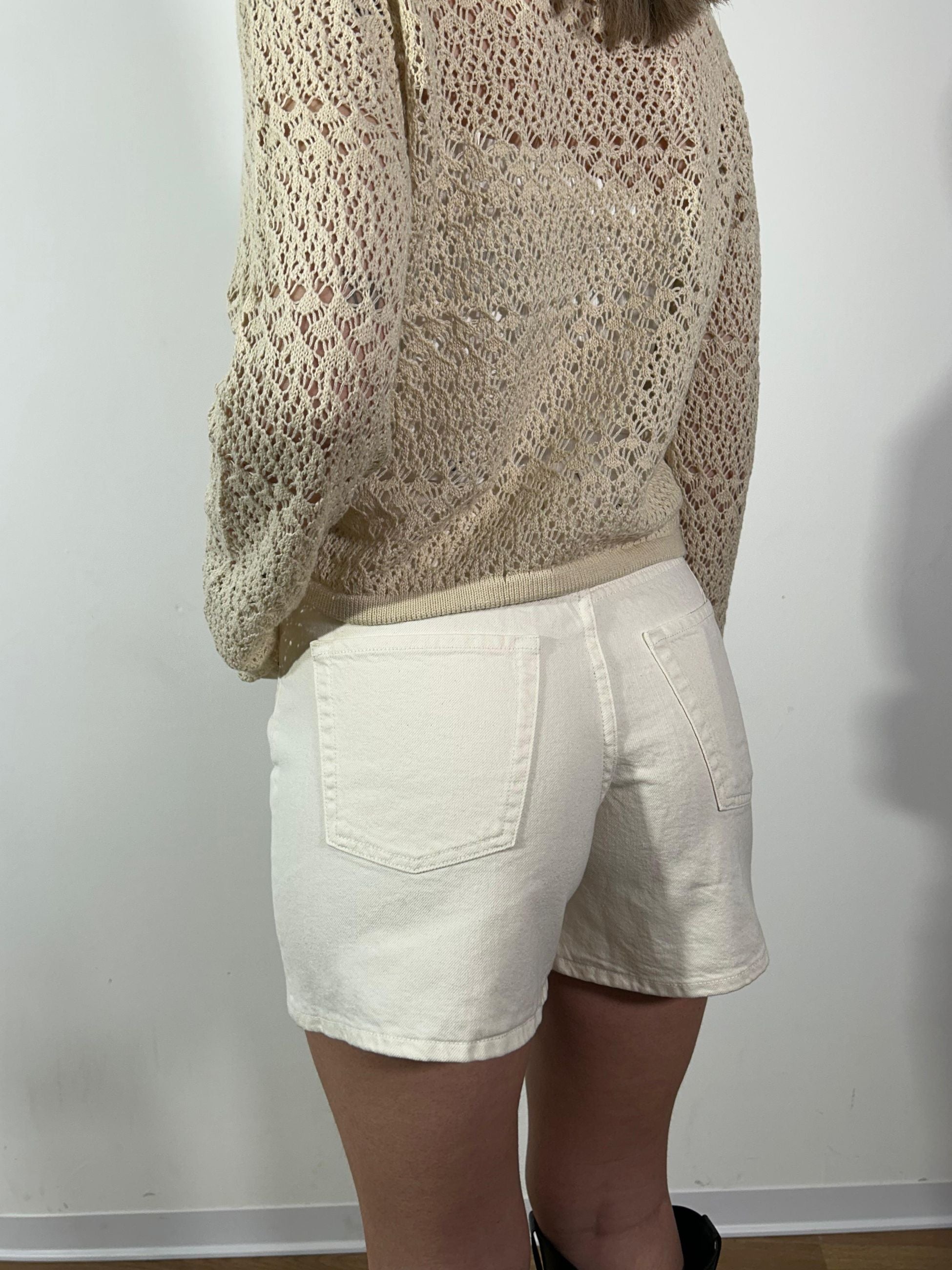 12275486 SHORT LAURA