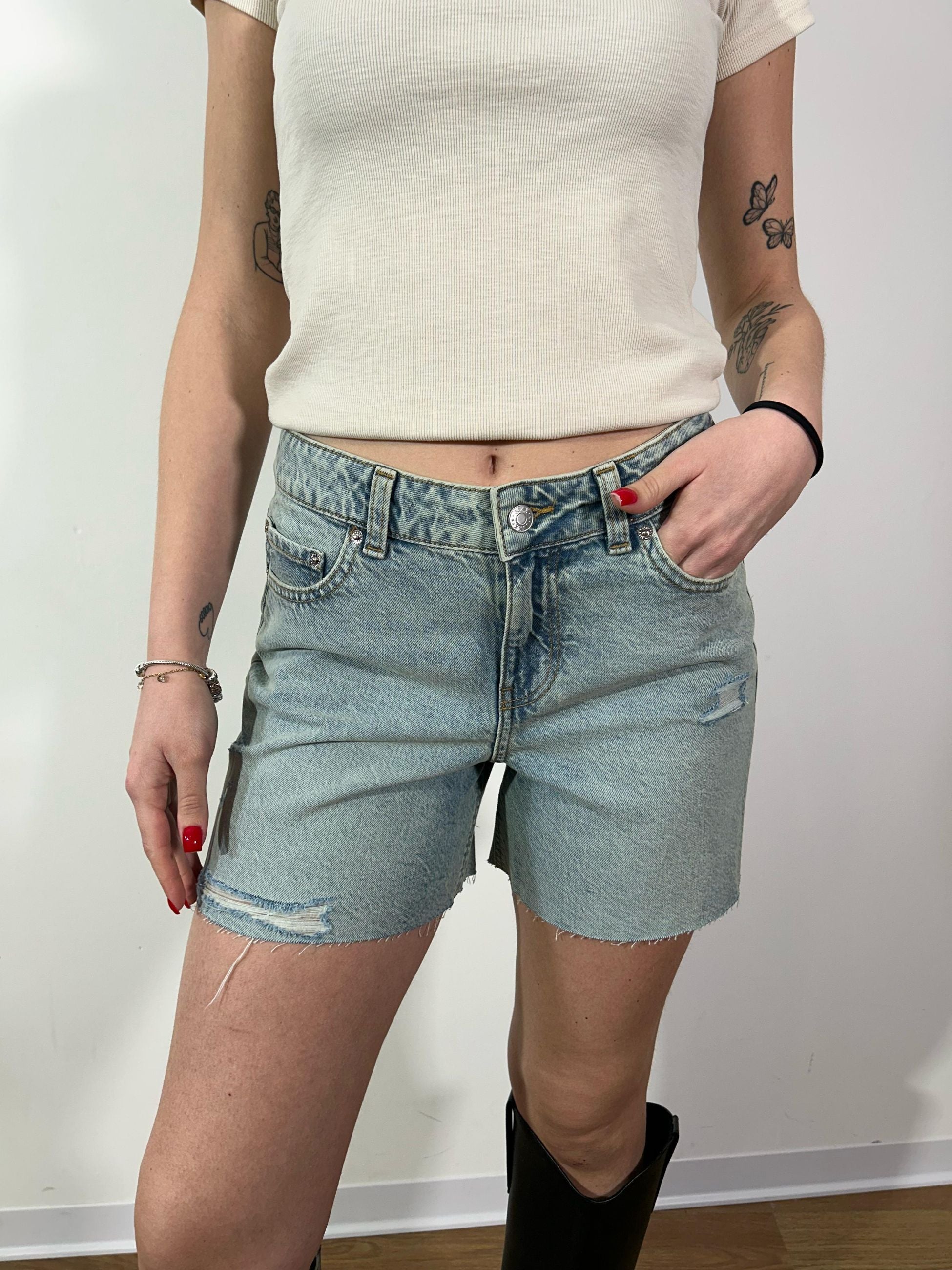 12273031 SHORTS LAURA