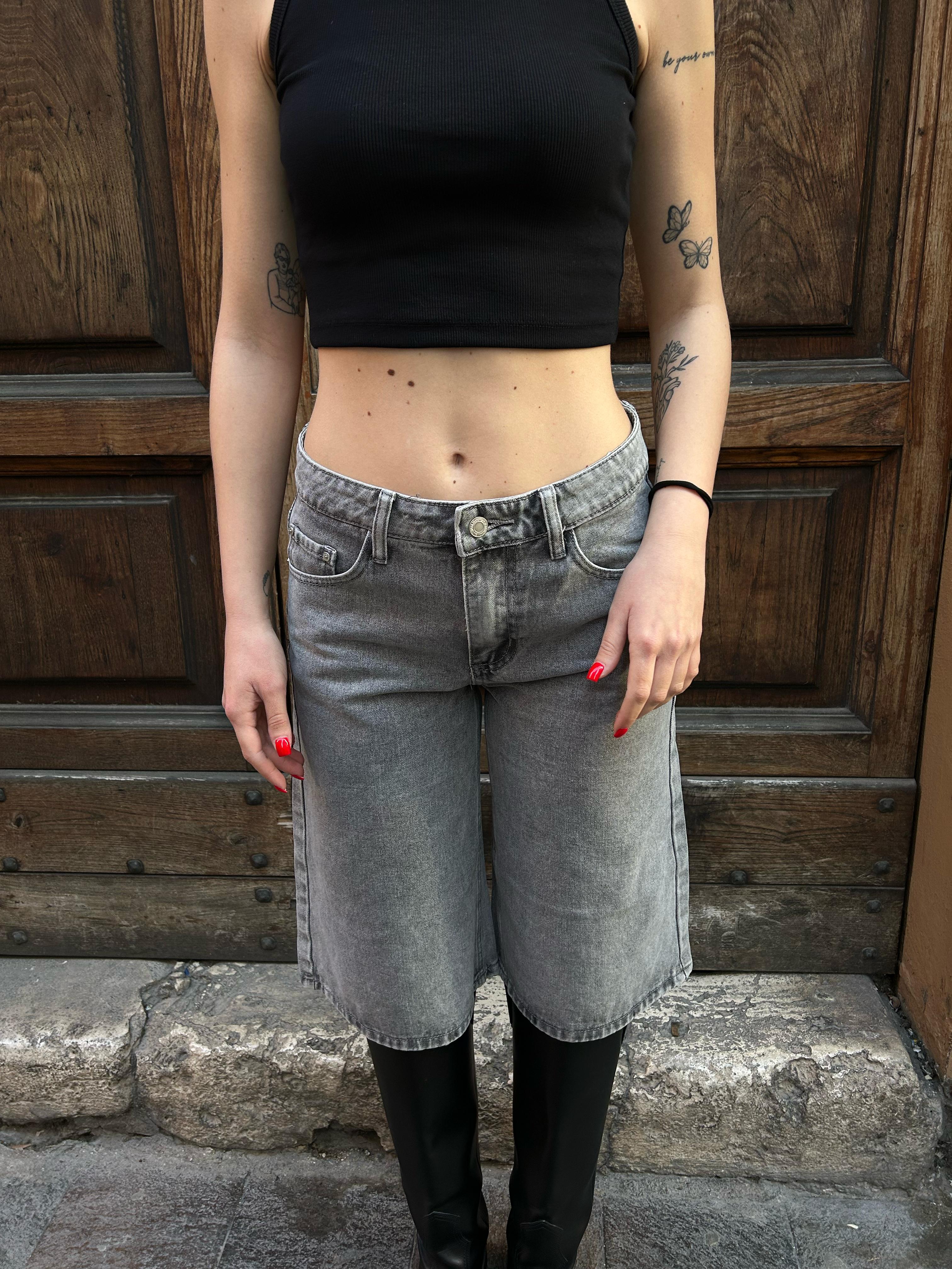 MI2546 BERMUDA STORY