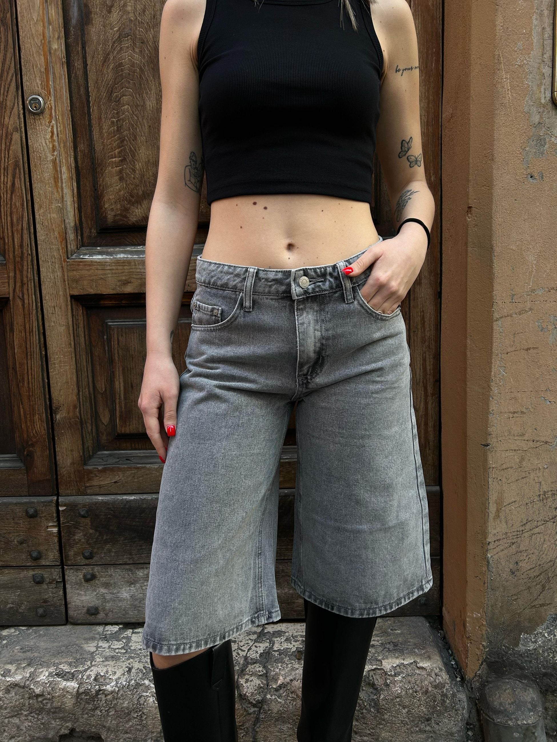 MI2546 BERMUDA STORY