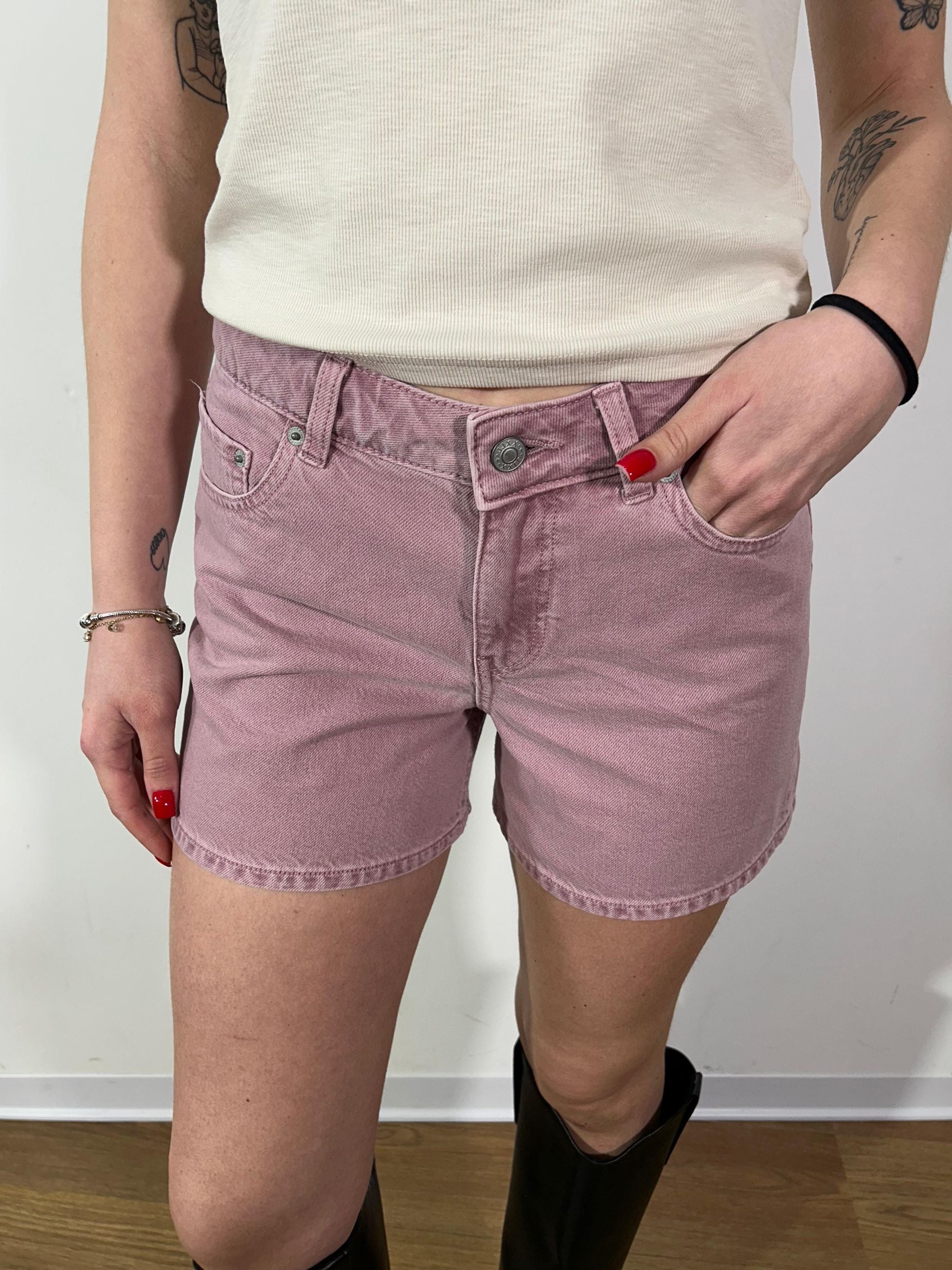 12275486 SHORT LAURA