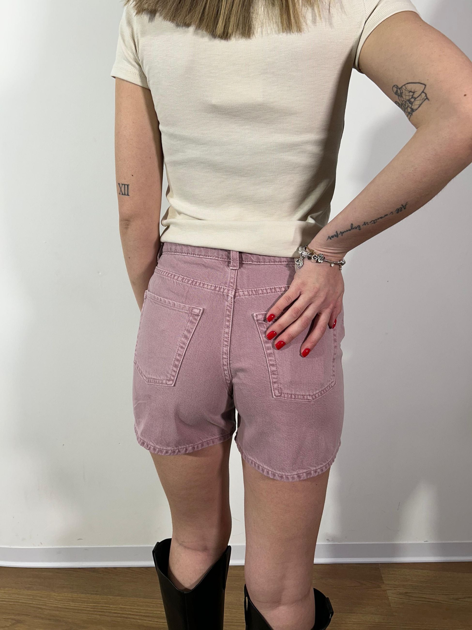 12275486 SHORT LAURA