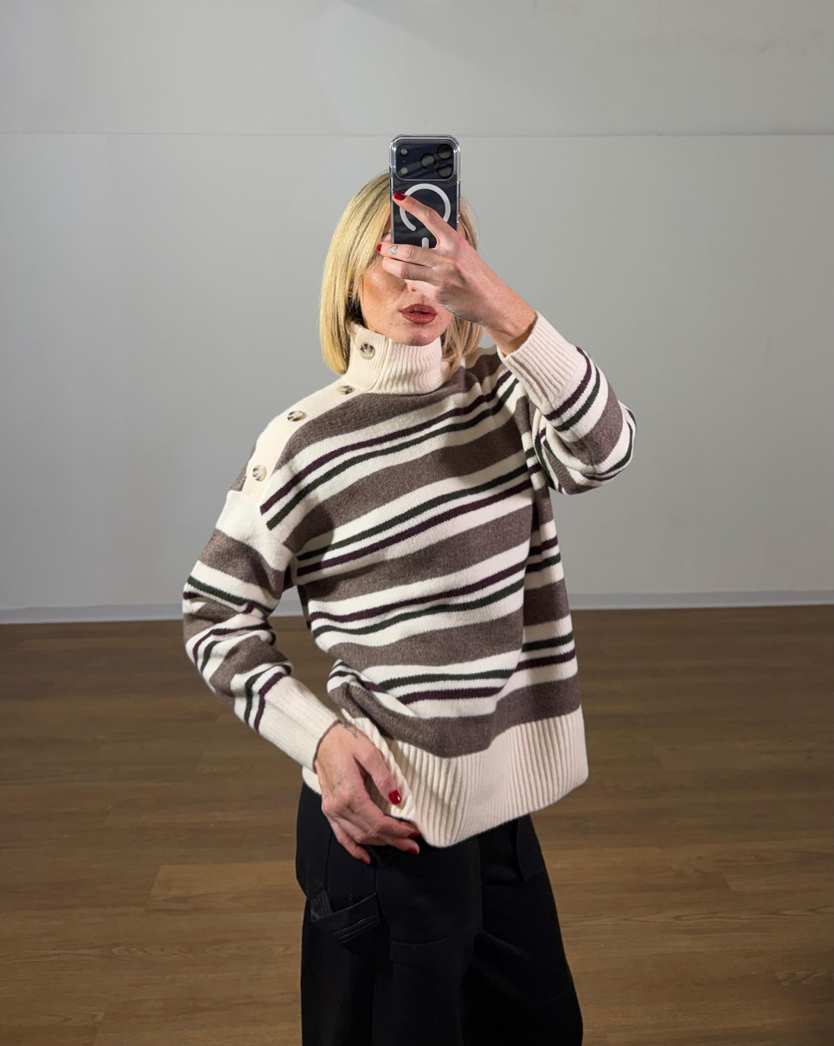 17166443 MAGLIONE AICO