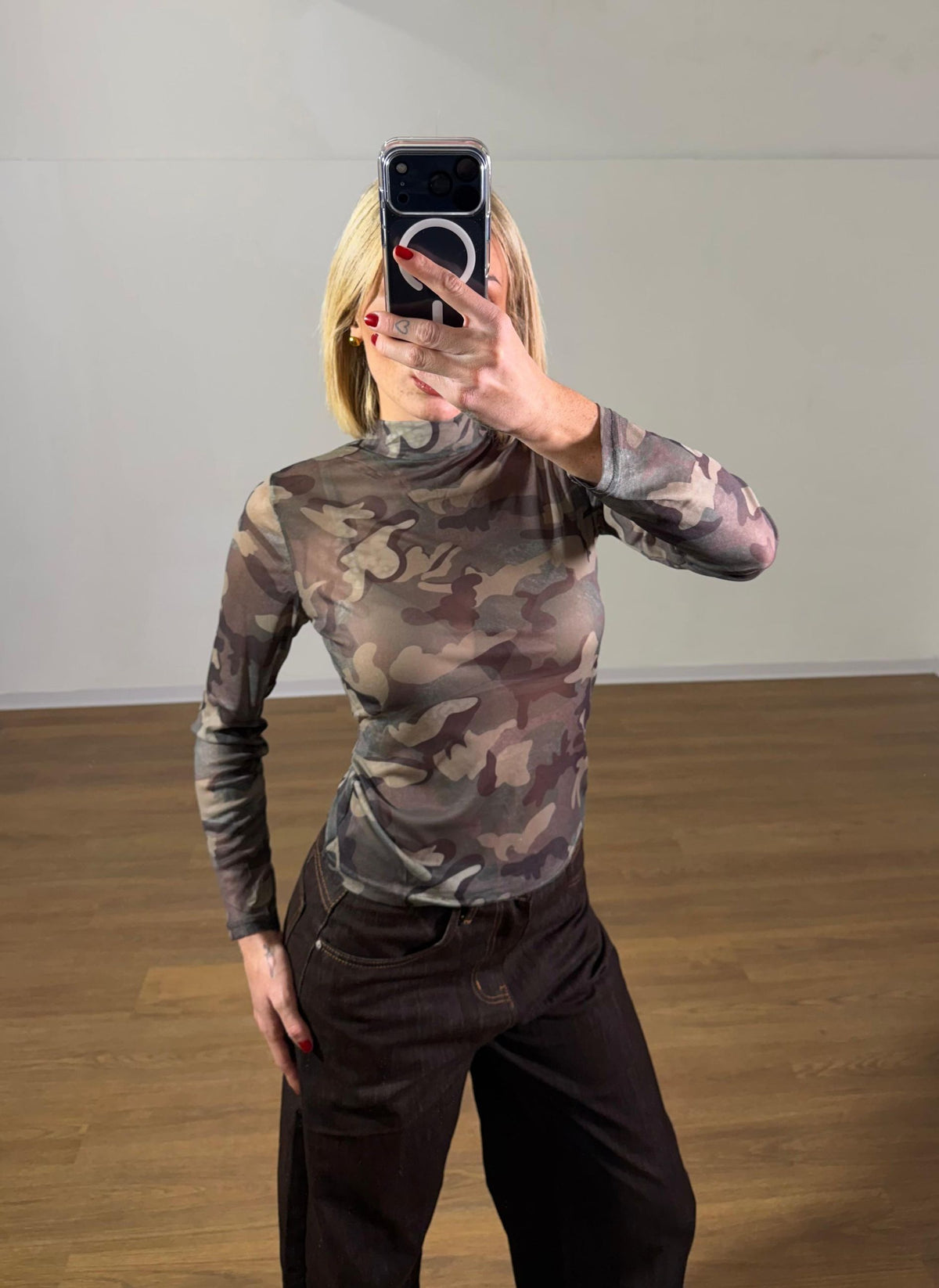 76965 TOP SARA