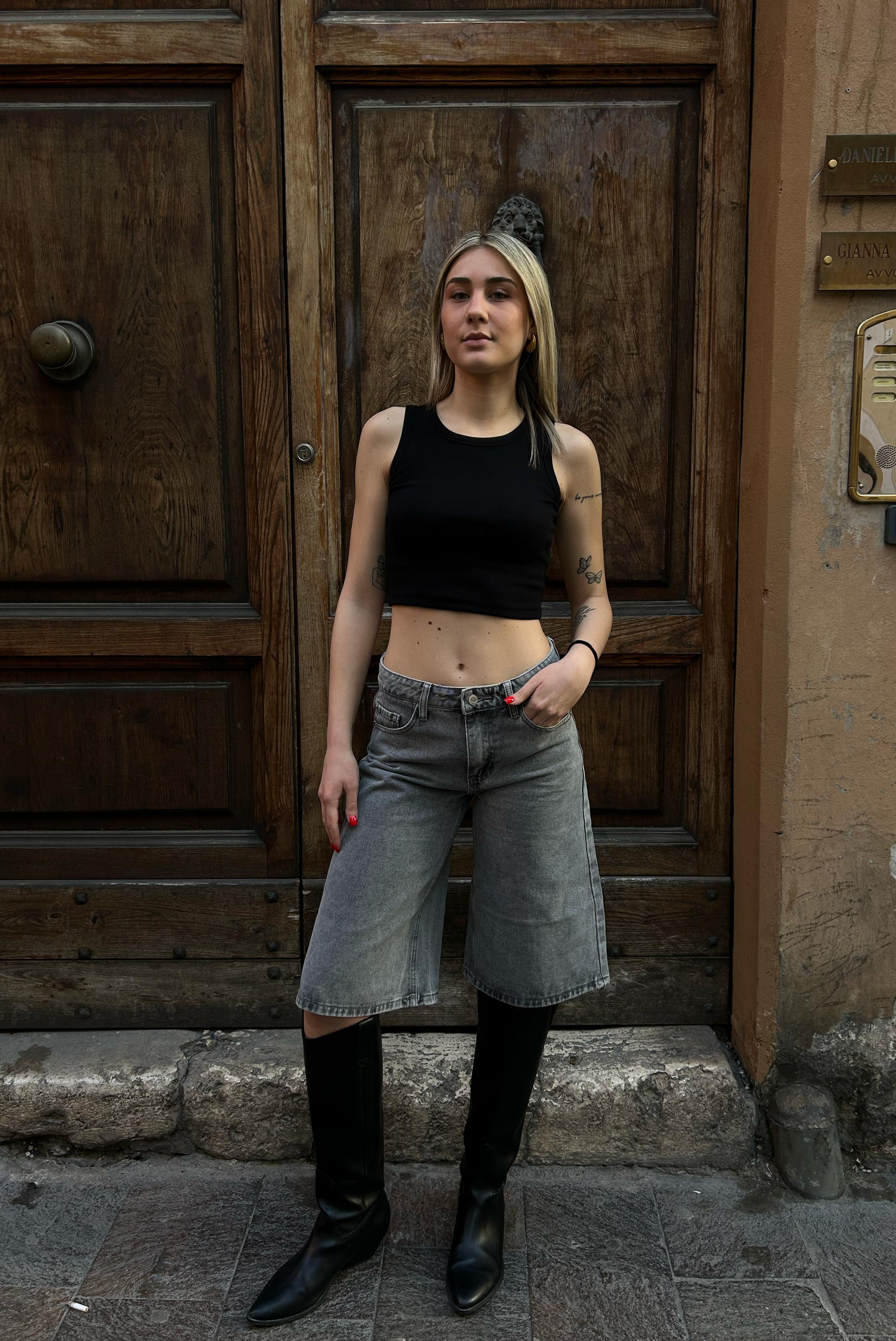 MI2546 BERMUDA  STORY