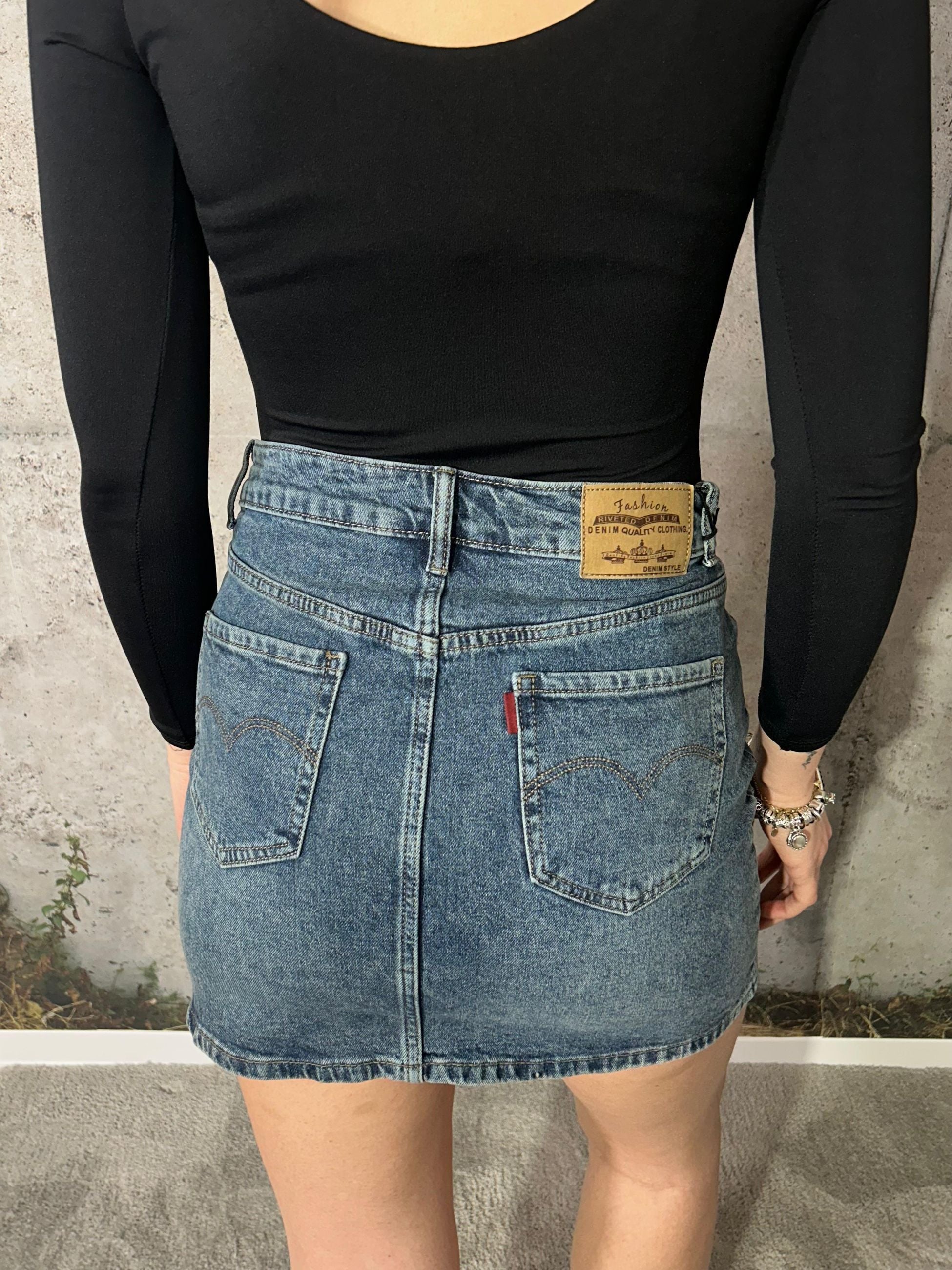 D5176 MINI GONNA TITTY